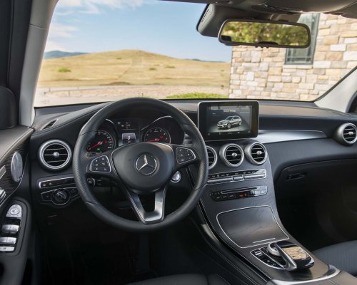 2017-ben a legtöbb prémium személyautót a Mercedes-Benz értékesítette