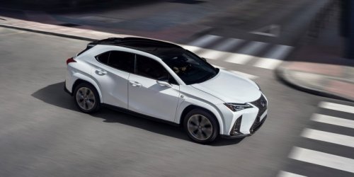Új technológiákkal és még gazdagabb felszereltséggel frissül a Lexus UX